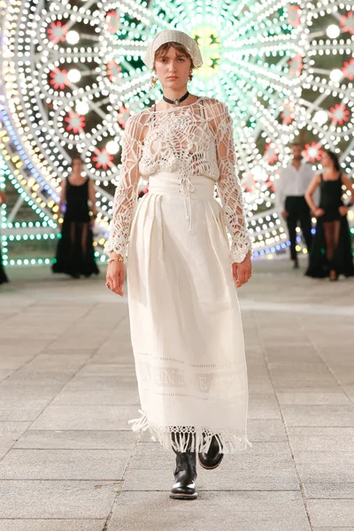 Look 4